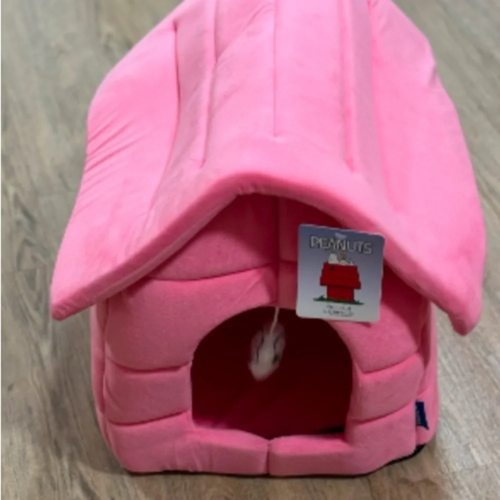 NEW with tags Berkshire Snoopy Peanuts Pet Dog Cat Bed Pink Valentine Day